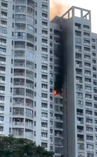 广州一高层住宅发生火灾官方通报